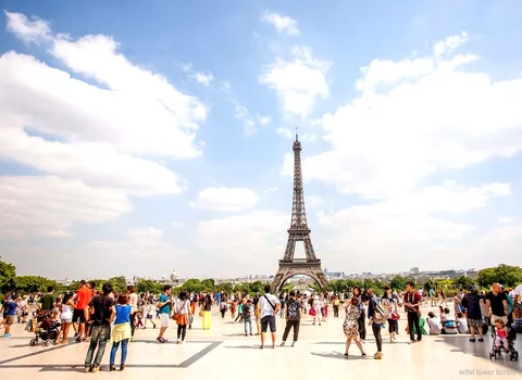 Visitors on the Eiffel Tower second floor with combo tickets