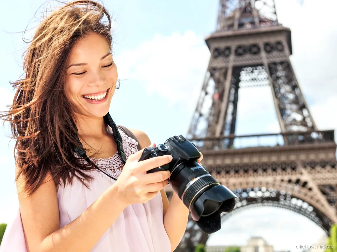 Visita guiada a la Torre Eiffel amb accés al segon pis i al cim