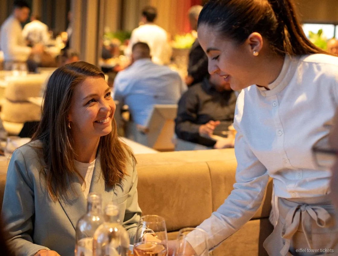 Middagsoplevelse i Eiffeltårnet i Coeur Brasserie-området